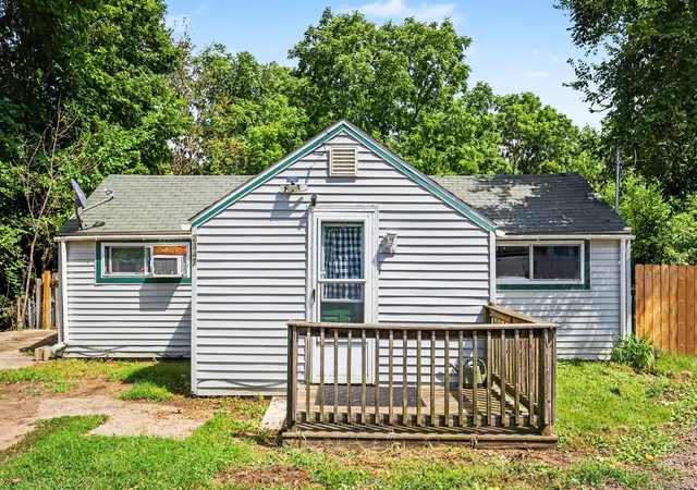 1st image of 2347 Lansing Ave, Jackson, MI 49202 | MLS# 81026043881