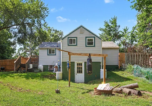 2nd image of 2347 Lansing Ave, Jackson, MI 49202 | MLS# 81026043881