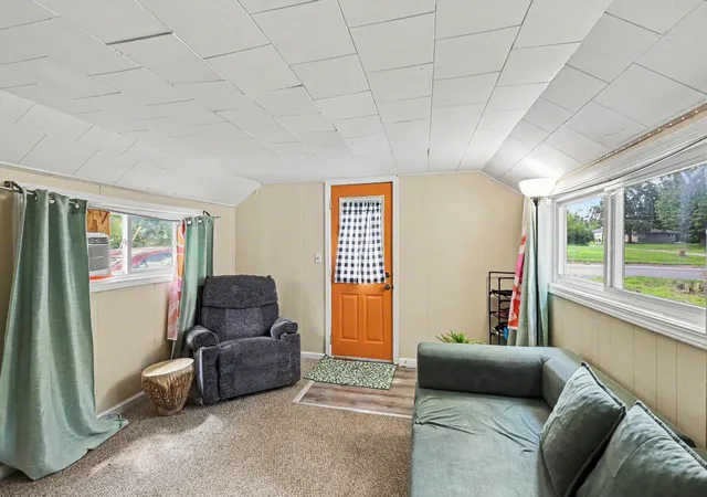 Photo 4 of Single family home for sale at 2347 Lansing Ave, Jackson, MI 49202 | MLS# 81026043881 | Listing updated on 2026-09-02