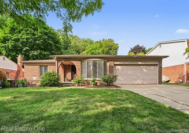 Photo 2 of Single family home for sale at 5849 Bingham Dr, Troy City Oakland, MI 48085 | MLS# 20261066539 | Listing updated on 2026-09-13