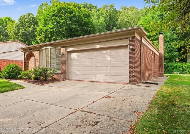 Photo 3 of Single family home for sale at 5849 Bingham Dr, Troy City Oakland, MI 48085 | MLS# 20261066539 | Listing updated on 2026-09-13