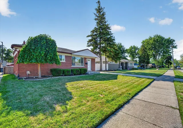 Photo 1 of Sale Pending at 30008 Maplegrove St, Saint Clair Shores, MI 48082 | MLS# 20261066538 | Listing updated on 2026-08-22