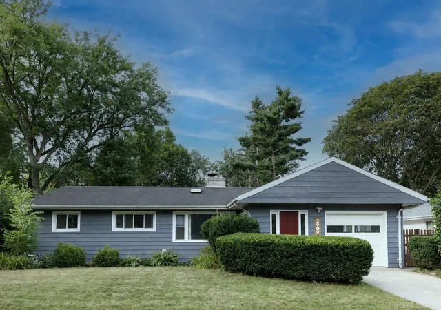1st image of 2909 Crestview Ave, Kalamazoo, MI 49006 | MLS# 58050219168