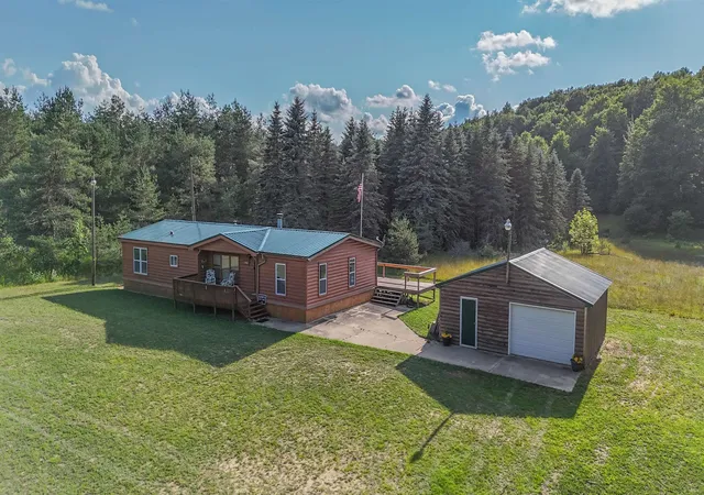 Photo 1 of Single family home for sale at 3749 N 29 1/4 Rd, Mesick, MI 49668 | MLS# 78080072576 | Listing updated on 2026-08-25