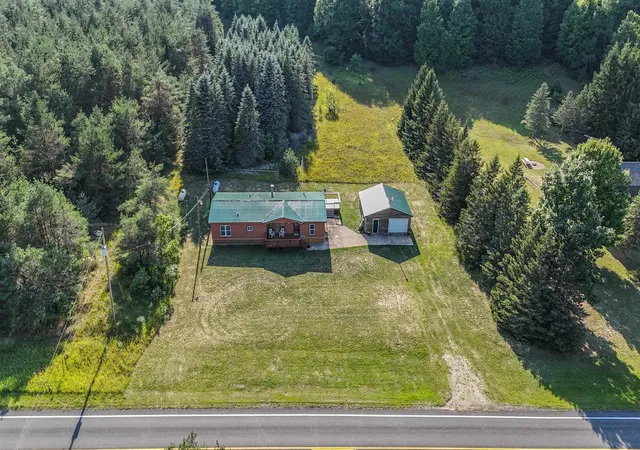 Photo 3 of Single family home for sale at 3749 N 29 1/4 Rd, Mesick, MI 49668 | MLS# 78080072576 | Listing updated on 2026-08-25