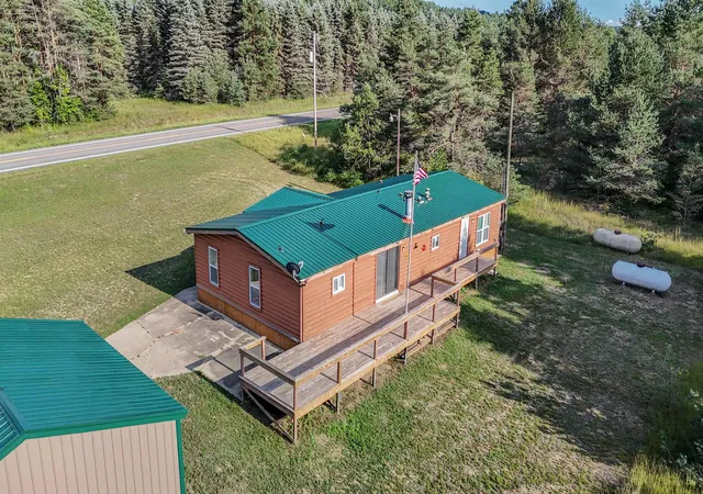 Photo 3 of Single family home for sale at 3749 N 29 1/4 Rd, Mesick, MI 49668 | MLS# 78080072576 | Listing updated on 2026-08-25
