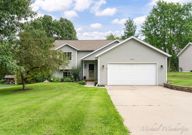 30th image of 6998 Riverwood Dr, Belding, MI 48809 | MLS# 65026043893