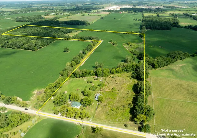 Photo 1 of Single family home for sale at 8070 Arkona Rd, Clinton, MI 49236 | MLS# 72026043897 | Listing updated on 2026-08-20