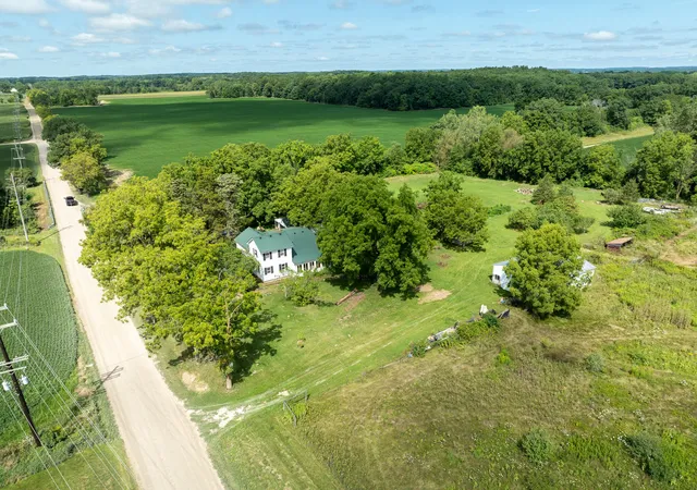 Photo 3 of Single family home for sale at 8070 Arkona Rd, Clinton, MI 49236 | MLS# 72026043897 | Listing updated on 2026-08-20