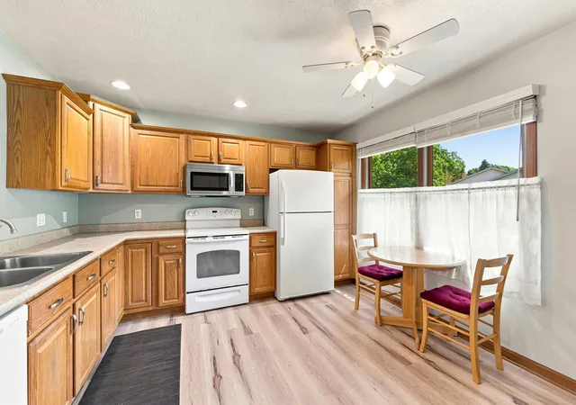 Listing Photo 4 - Condo for sale in building located at 6808 Birdsong Ave, Kalamazoo, MI 49009
