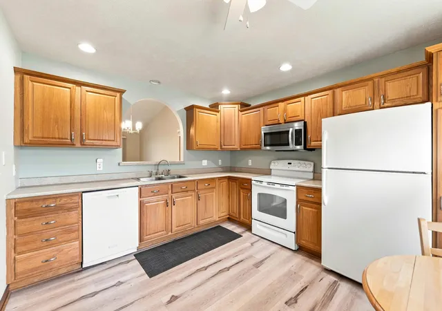 Listing Photo 5 - Condo for sale in building located at 6808 Birdsong Ave, Kalamazoo, MI 49009