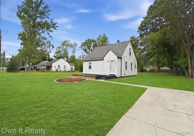 Photo 2 of Single family home for sale at 20802 Midway Ave, Southfield, MI 48075 | MLS# 20261066552 | Listing updated on 2026-09-04