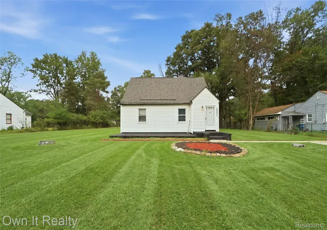 Photo 3 of Single family home for sale at 20802 Midway Ave, Southfield, MI 48075 | MLS# 20261066552 | Listing updated on 2026-09-04
