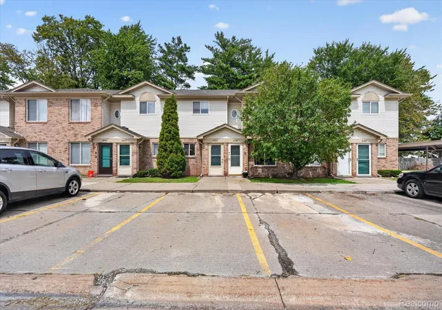 5th image of 30336 Wedgewood Cir, Roseville, MI 48066 | MLS# 20261066551