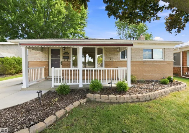 2nd image of 30648 Calahan St, Roseville, MI 48066 | MLS# 58050219178