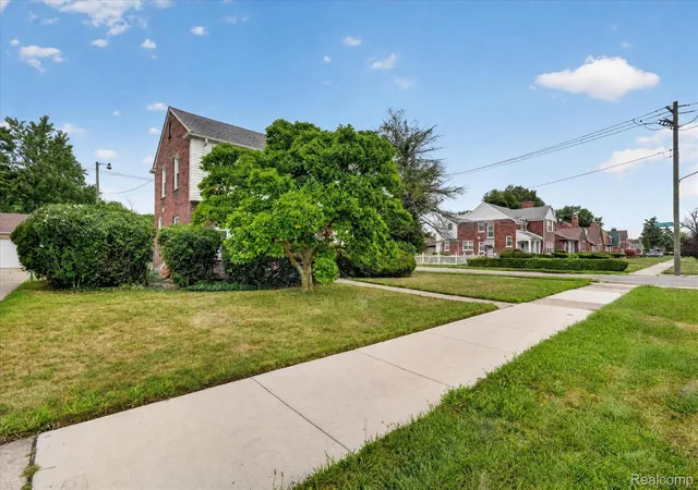 Photo 3 of Single family home for sale at 19209 Lauder St, Detroit, MI 48235 | MLS# 20261066557 | Listing updated on 2026-09-14