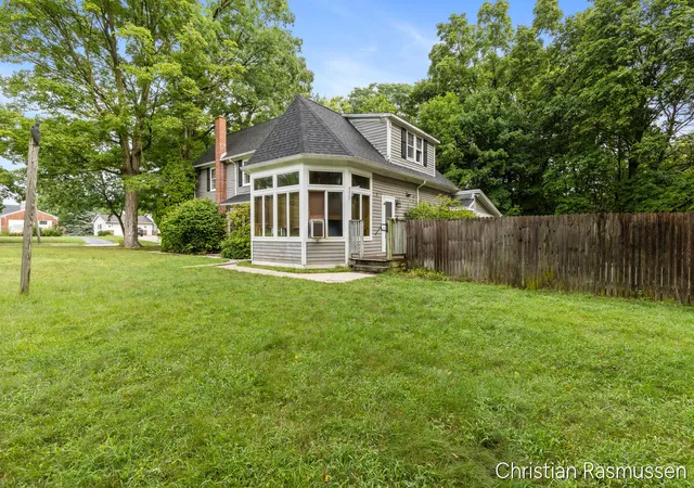 3rd image of 706 S Baldwin St, Greenville, MI 48838 | MLS# 65026043898