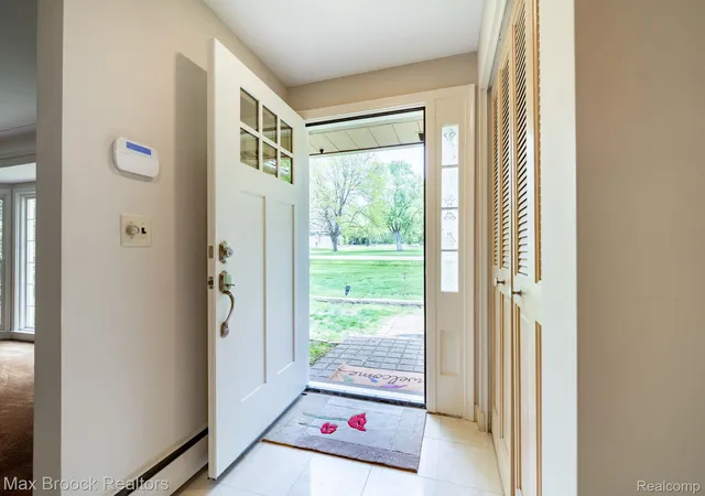 Photo 3 of Single family home for sale at 25461 Tweed Dr, Franklin, MI 48025 | MLS# 20261066558 | Listing updated on 2026-09-17