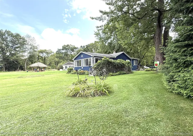 Photo 3 of Single family home for sale at 12035 Read Rd, Fenton, MI 48430 | MLS# 20261066568 | Listing updated on 2026-08-28