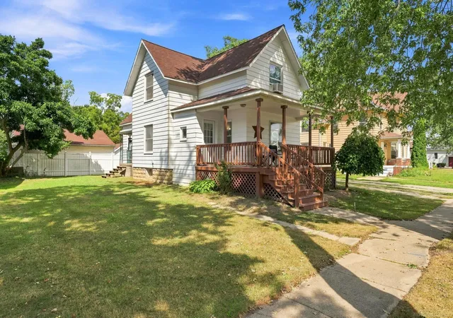 2nd image of 103 N Neeper St, Capac, MI 48014 | MLS# 58050219181