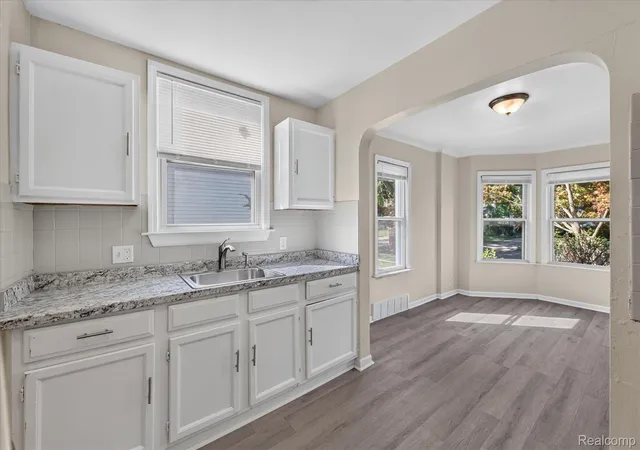 Photo 3 of Single family home for sale at 5260 University Pl, Detroit, MI 48224 | MLS# 20261066574 | Listing updated on 2026-09-15