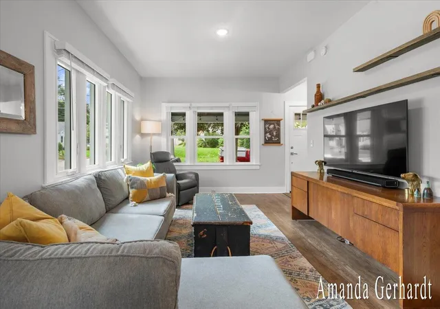 Photo 4 of Single family home for sale at 1500 Powers Ave NW, Grand Rapids, MI 49504 | MLS# 65026043922 | Listing updated on 2026-09-25
