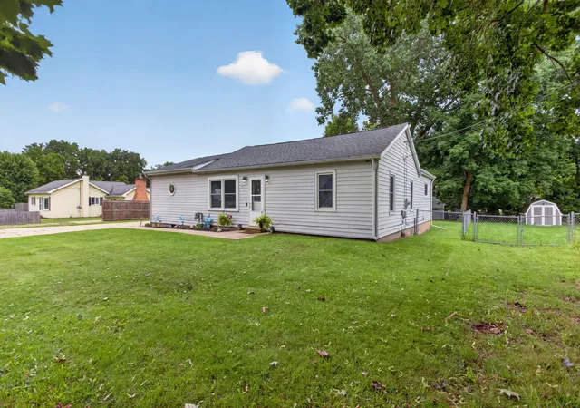 Photo 2 of Single family home for sale at 717 23rd Street, Jackson, MI 49203 | MLS# 55026043924 | Listing updated on 2026-08-30