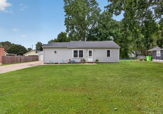 Photo 3 of Single family home for sale at 717 23rd Street, Jackson, MI 49203 | MLS# 55026043924 | Listing updated on 2026-08-30