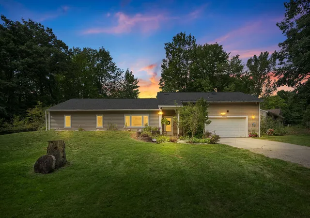 2nd image of 18145 148th Ave, Spring Lake, MI 49456 | MLS# 65026043913
