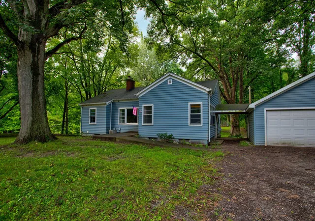 1st image of 59401 M 43, Bangor, MI 49013 | MLS# 69026043916