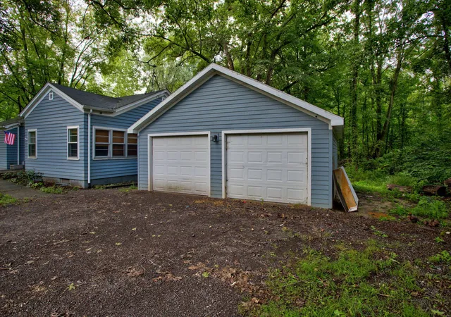 3rd image of 59401 M 43, Bangor, MI 49013 | MLS# 69026043916