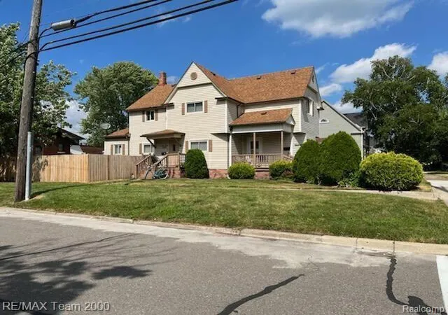 Listing Photo 2 - Condo for sale in building located at 464 Elm St, Wyandotte, MI 48192-5838
