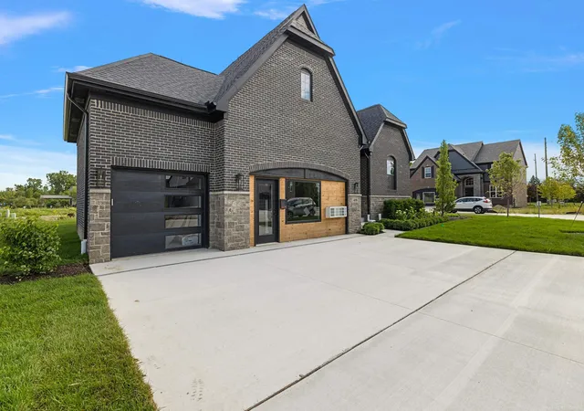 Photo 3 of Single family home for sale at 4140 Blossom Dr, Sterling Heights, MI 48314 | MLS# 58050219184 | Listing updated on 2026-08-22