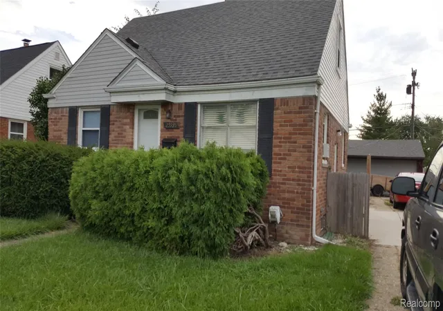 Photo 1 of Single family home for sale at 25935 Waldorf St, Roseville City Macomb, MI 48066 | MLS# 20261066597 | Listing updated on 2026-08-23