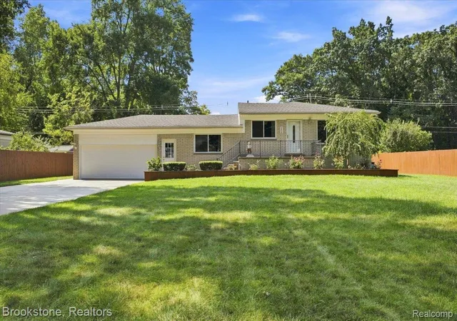 Photo 3 of Single family home for sale at 2494 Frankson Ave, Rochester Hills City Oakland, MI 48307 | MLS# 20261066595 | Listing updated on 2026-09-06