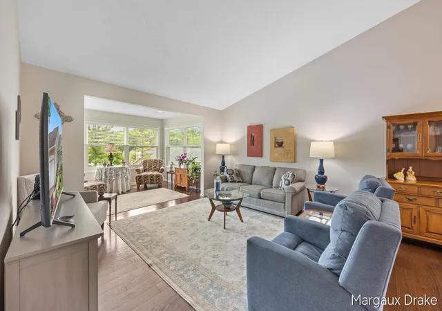 Listing Photo 3 - Condo for sale in building located at 1918 Dunlin Ct NE, Grand Rapids, MI 49505