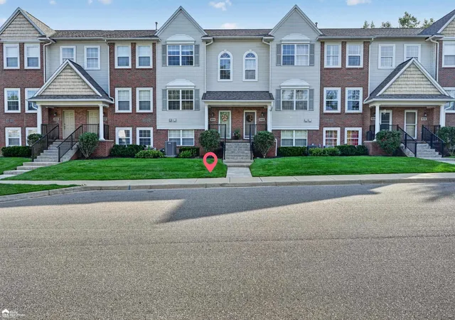 Condo for sale at 804 Eagle Dr, Fenton, MI 48430 | MLS# 5050219196