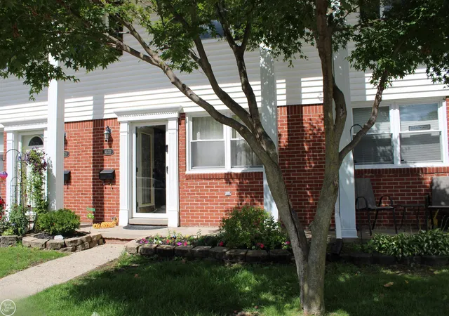2nd image of 45731 Kensington St, Utica, MI 48317 | MLS# 58050219197