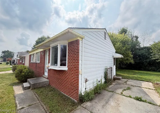 Photo 2 of Single family home for sale at 38609 Scott Dr, Westland City Wayne, MI 48186 | MLS# 20261066617 | Listing updated on 2026-08-24