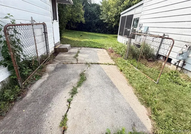 Photo 3 of Single family home for sale at 38609 Scott Dr, Westland City Wayne, MI 48186 | MLS# 20261066617 | Listing updated on 2026-08-24