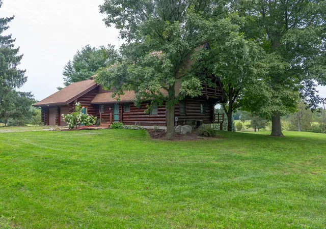 Photo 4 of Single family home for sale at 12680 Day Rd, Hudson, MI 49247 | MLS# 53026043945 | Listing updated on 2026-09-11
