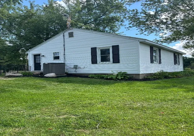 Photo 3 of Single family home for sale at 5995 Bauman Rd, Battle Creek, MI 49017 | MLS# 64026043955 | Listing updated on 2026-09-30
