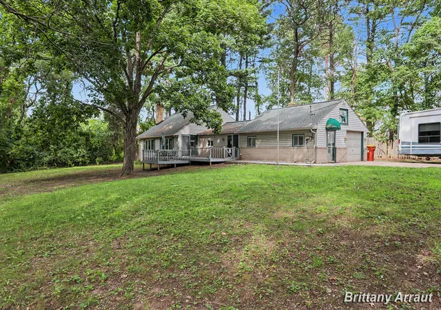 Photo 3 of Single family home for sale at 2027 Valentine St NE, Grand Rapids, MI 49525 | MLS# 65026043961 | Listing updated on 2026-09-15