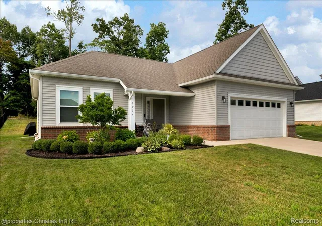 3rd image of 7934 Jordan Dr, Waterford, MI 48327 | MLS# 20261066622