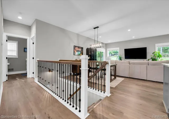 5th image of 7934 Jordan Dr, Waterford, MI 48327 | MLS# 20261066622