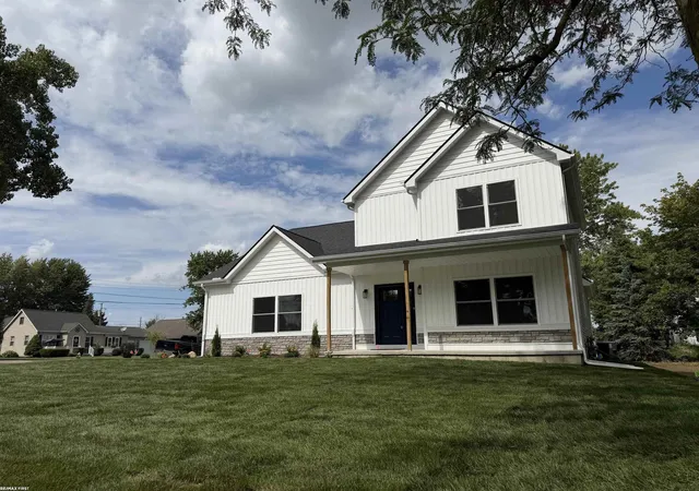 Photo 2 of Single family home for sale at 26827 Alma St, Chesterfield, MI 48051 | MLS# 58050219207 | Listing updated on 2026-08-25