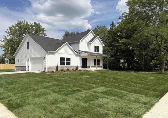Photo 3 of Single family home for sale at 26827 Alma St, Chesterfield, MI 48051 | MLS# 58050219207 | Listing updated on 2026-08-25