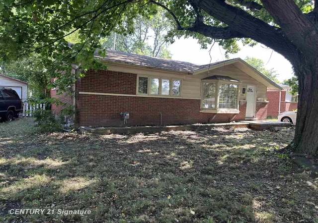 Photo 1 of Single family home for sale at 1814 Marlowe Dr, Flint, MI 48504 | MLS# 61050219208 | Listing updated on 2026-09-15
