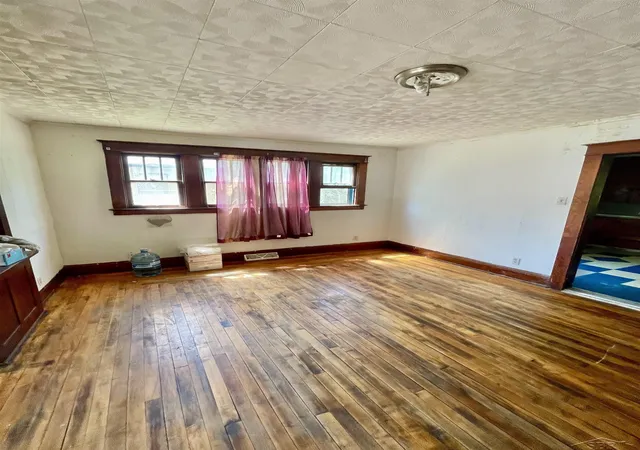Photo 4 of Single family home for sale at 2621 Eddy St, Saginaw, MI 48604 | MLS# 61050219209 | Listing updated on 2026-09-15