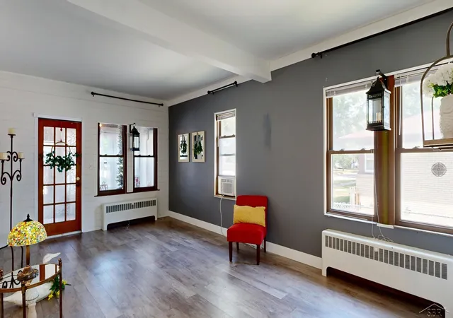 Photo 3 of Single family home for sale at 615 Pine St, Essexville, MI 48732 | MLS# 61050219215 | Listing updated on 2026-10-03